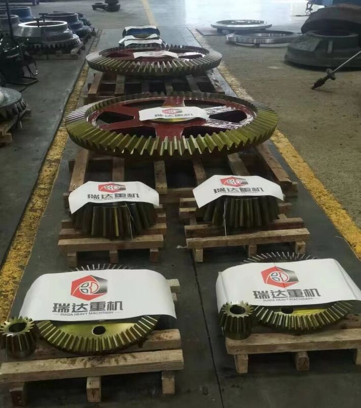 Conjunto de engranajes de biselado en espiral de material personalizable con ingeniería de precisión para la transferencia de torque de ángulo de 90 °